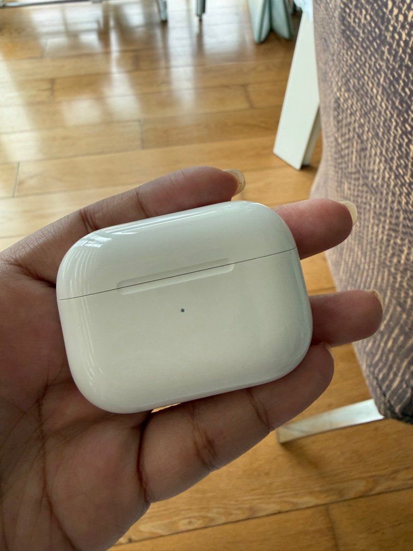 Apple AirPods Pro 1 with Case (Category: Earphones) located in Taguig. Submitted by jomsalazar (Listing ID 1415433814, Image 3). Description: - Has static sound every so often - Apple AirPods Pro with charging case - Includes original box and charging cable - Comes with a mint green protective case.