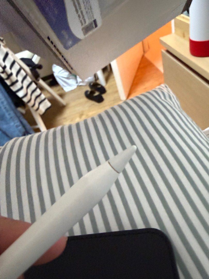 Apple Pencil 2nd Gen (Category: Other Gadgets) located in Mandaluyong City. Submitted by andrea_v03 (Listing ID 1415571679, Image 3). Description: Apple Pencil 2nd Gen No box Tip needs replacement Rarely used, dirt due to storage RFS: Not compatible with current ipad (iPad Air M3) .