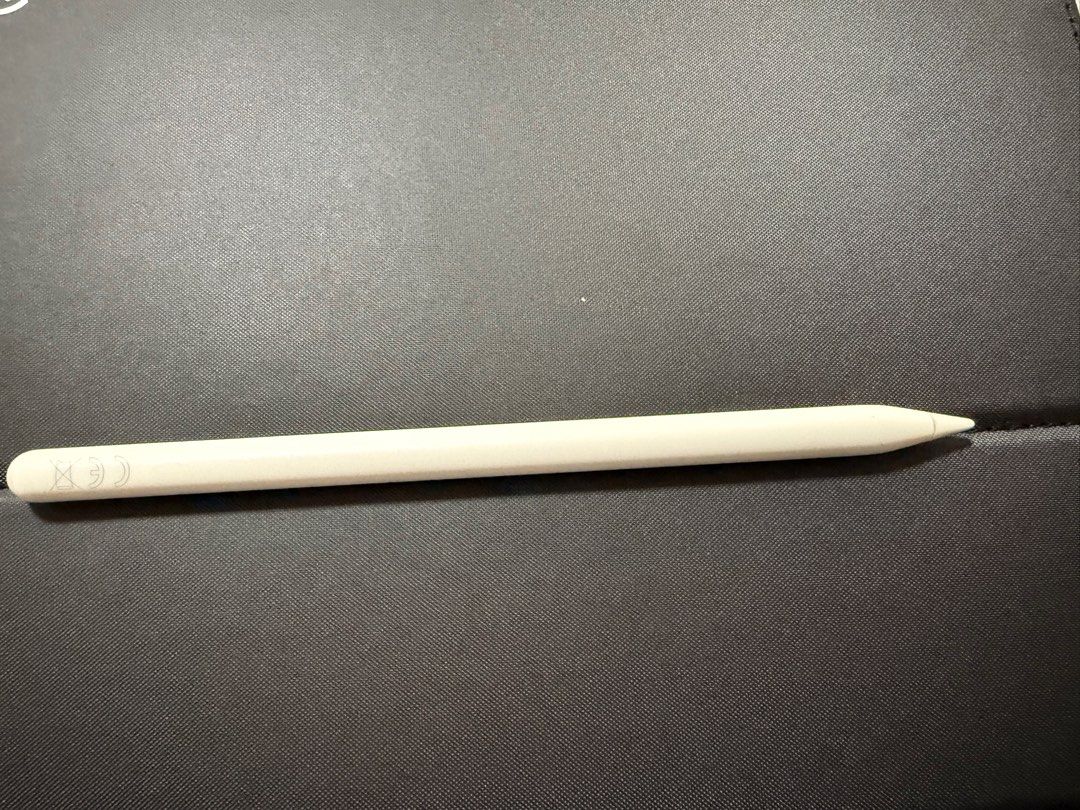 Apple Pencil 2nd Gen (Category: Other Gadgets) located in Mandaluyong City. Submitted by andrea_v03 (Listing ID 1415571679, Image 2). Description: Apple Pencil 2nd Gen No box Tip needs replacement Rarely used, dirt due to storage RFS: Not compatible with current ipad (iPad Air M3) .