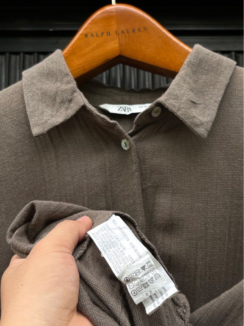 Authentic ZARA Collared Button-down Polo Mocha / Choco Brown Dress size Medium-Large (Category: Others Tops) located in Maasin. Submitted by ndifferance (Listing ID 1415447950, Image 2). Description: Bought at ₱2,595 at Zara store in Ayala Mall years ago. Only used twice with care. RFS: Has been closet for years so need to declutter for spaces. 📌Size Medium on tag but still fit for Large sizes 📌Dimes: Length 36 inches Width 24 inches color rate