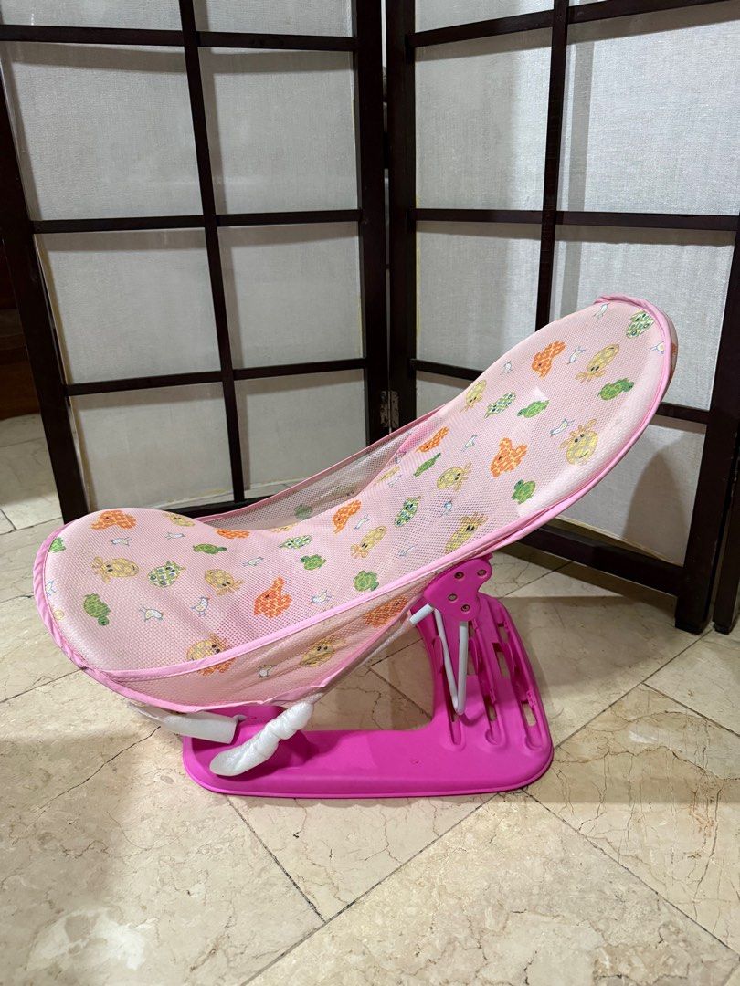 Baby Non-slip bath chair (Category: Bathtub & Bath Accessories) located in Manila. Submitted by ishaaaaang (Listing ID 1415538916, Image 1). Description: Condition 9/10 Pick up only or Lalamove.