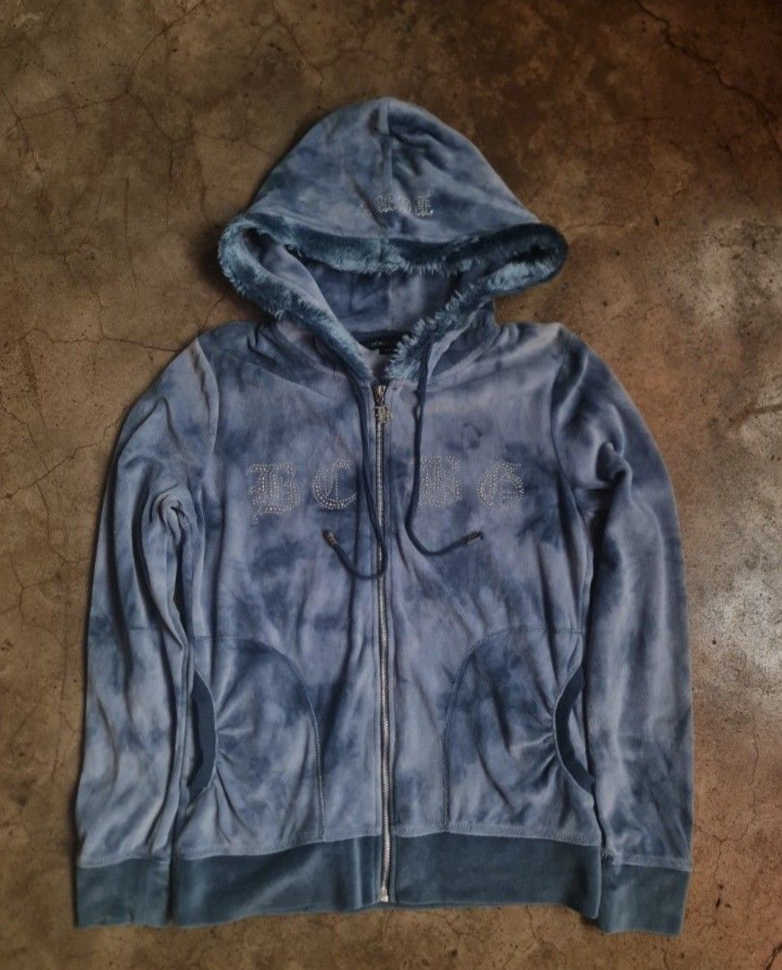 BCBG Blue Velour Hoodie (Category: Coats, Jackets and Outerwear) located in Manila. Submitted by urprettyy_boy (Listing ID 1415470058, Image 2). Description: READ "ABOUT" ON PROFILE BEFORE ORDERING 𔓘Measurements & Details 𔓘 ✧Small-Medium (S on tag but can fit to Medium) ♡flaw:none (PERFECT CONDITION) ♡RFS:Decluttering ♡Brand: BCBG ♡Stretchy & Soft Cotton Fabric ♡Complete Tags and Rhinestones are complete ♡Color may differ due to lighting ♡The i