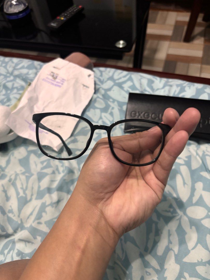 Blaze Kids Executive Optical Eyeglasses (Category: Sunglasses & Eyewear) located in Victoria. Submitted by eliphalez (Listing ID 1415614429, Image 2). Description: - Black Blaze Kids eyeglasses - Includes black case from Executive Optical - Frame width: 13 cm - Lens width: 2 cm - Suitable for adult -with anti rad -65grade -photo chromic lens With freebie frame issue tanggal ung metal nose pad bought din sa EO.