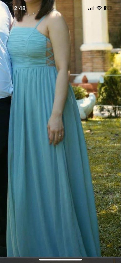 Bridesmaid gown green (Category: Evening dresses & gowns) located in Manila. Submitted by declutterb (Listing ID 1415495841, Image 2). Description: Fave gown Crisscross on side Used once.