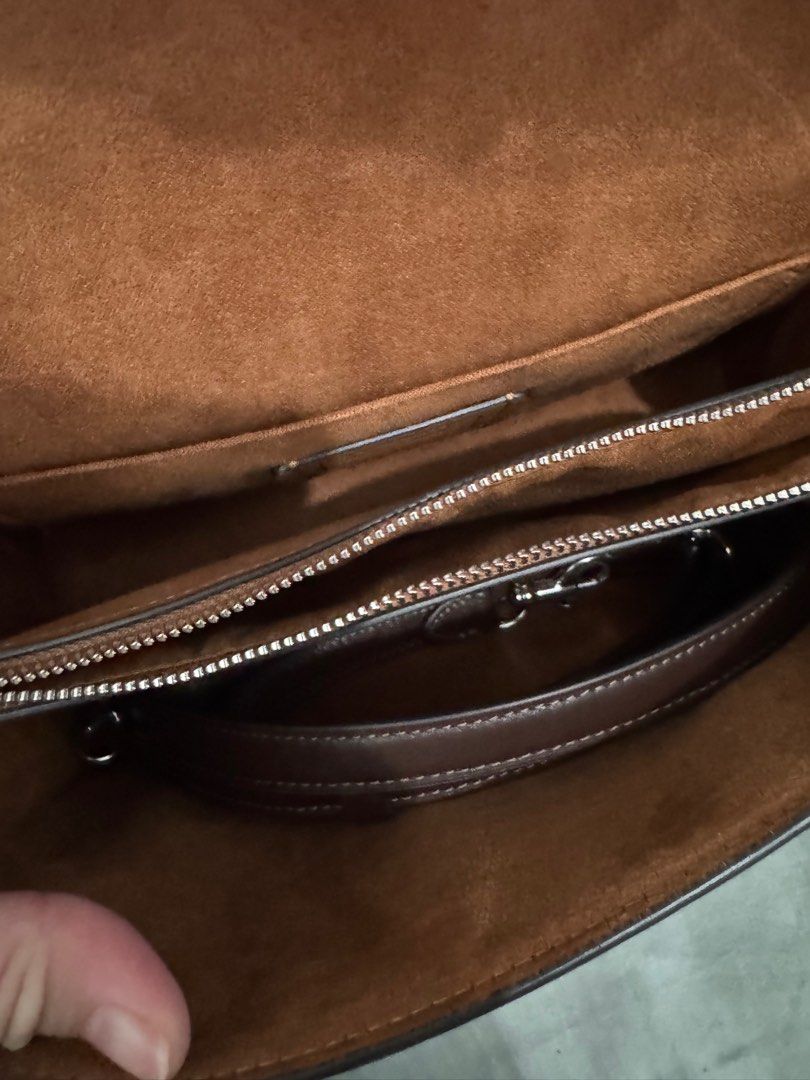 Coach Brown Leather Handbag (Category: Luxury Bags & Wallets) located in Manila. Submitted by loraineeeee (Listing ID 1415478795, Image 2). Description: Used once. Same as new. 💯 authentic still have the .