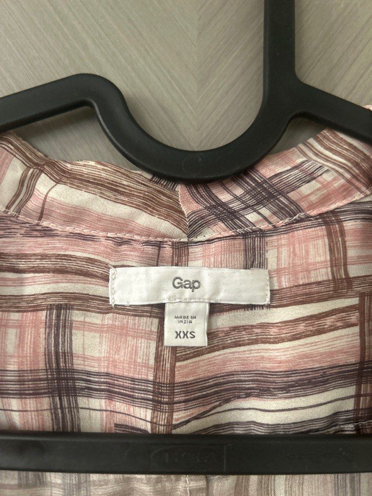 Colorful Top crop top vest (Category: Blouses) located in Manila. Submitted by krisprelovedph (Listing ID 1415526446, Image 2). Description: .