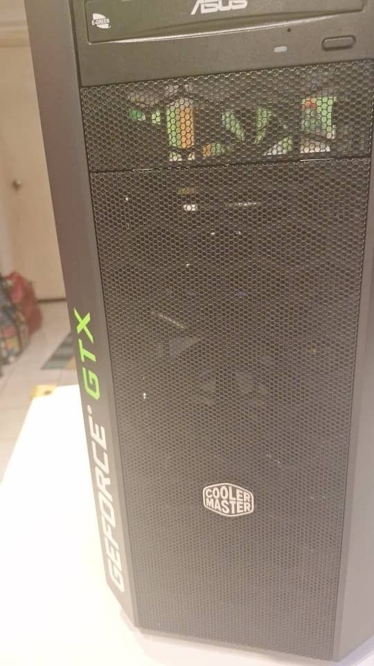 CoolerMaster Casing (Category: Computer Parts) located in Kuala Lumpur. Submitted by adamlowmx74753 (Listing ID 1415537977, Image 3). Description: NO BOX FREE CDRW.