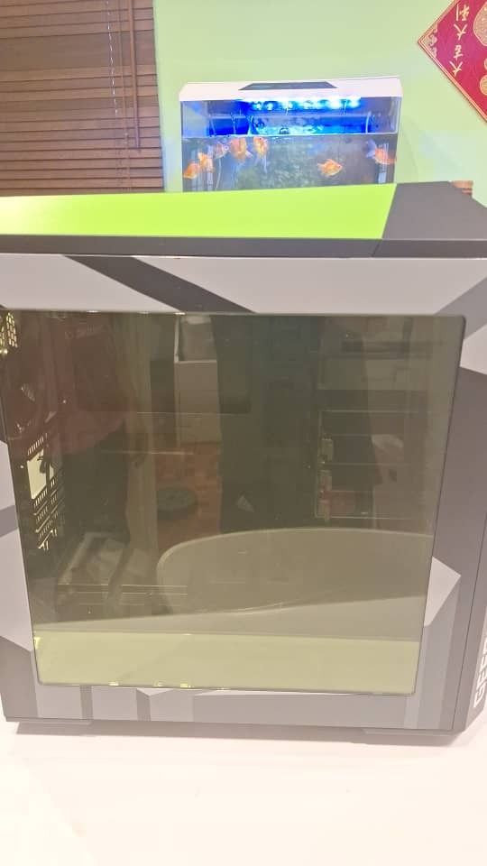 CoolerMaster Casing (Category: Computer Parts) located in Kuala Lumpur. Submitted by adamlowmx74753 (Listing ID 1415537977, Image 2). Description: NO BOX FREE CDRW.