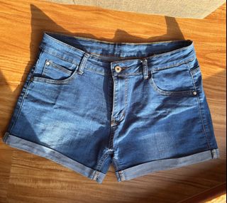 (Category: ) located in . Submitted by jqeyuu (Listing ID 1415564131, Image 1). Description: .