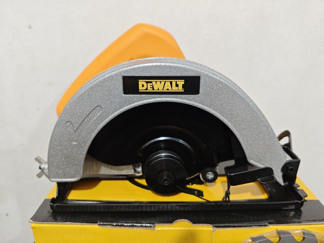 Dewalt Circular Saw / Circular Grinder (Category: Construction Tools & Equipment) located in Quezon City. Submitted by mktoolsenterprise (Listing ID 1415496216, Image 3). Description: All items are Brand New ‼️ FB PAGE: MK Tools Enterprise 📍Batasan hills Q.C.📍 ⚡1200watts W/Free 24T blade ✅Brandnew Other Items Available: ✅Grinder ✅Impact Drill ✅Cordless Drill ✅Impact Wrench ✅Rotary Drill ✅Hammer Drill ✅Cordless screwdriver ✅Chainsaw ✅Air Blower 