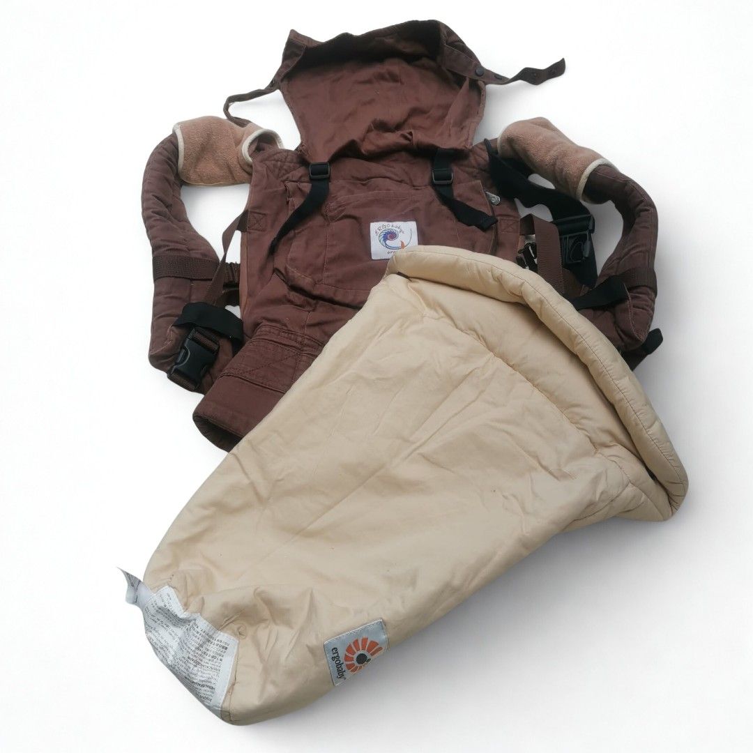 Ergobaby Original Bundle of Joy - Black & Camel (Category: Carriers & Slings) located in Manila. Submitted by titojay (Listing ID 1415468378, Image 1). Description: - Ergobaby Original Bundle of Joy baby carrier - Color: Black & Camel - Includes: Carrier and matching infant insert - Features adjustable straps and buckles - Integrated hood for sun protection - Infant insert with product information tag - Designed for carrying a baby.