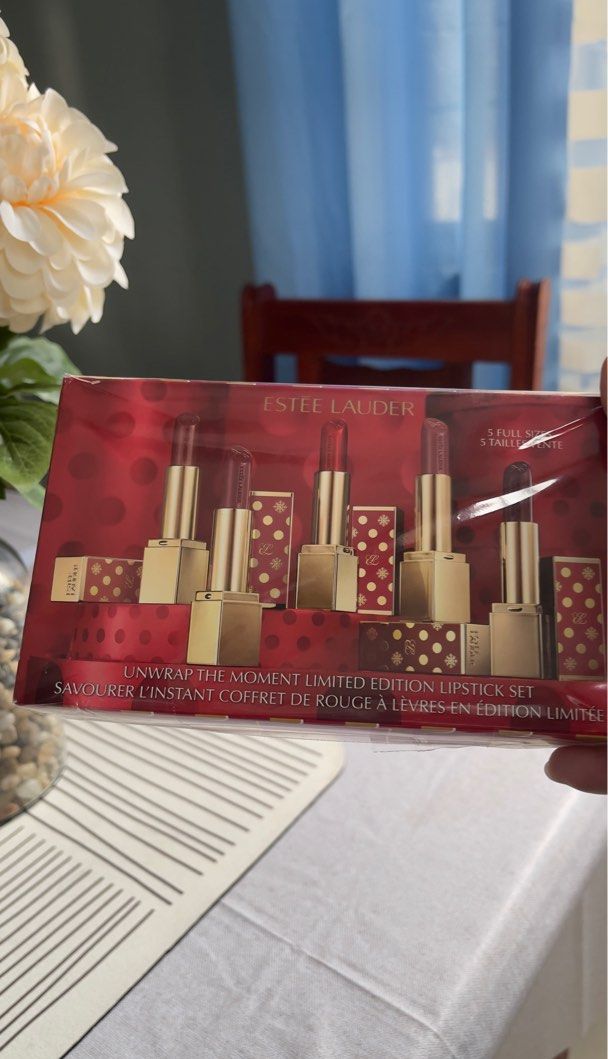 Estee Lauder Unwrap the Moment Lipstick Set (Category: Makeup) located in Bulacan. Submitted by rainedrops_shoppe (Listing ID 1408194279, Image 2). Description: Original Brand New 5 full size bullet lipsticks Estee Lauder Unwrap the Moment 5 limited Edition Lipsticks 1 x Sneak Peak 1 x Blushing Bow 1 x Red Ribbon 1 x Rosy Ribbon 1 x Velvet Ribbon xxx Php 1200 per bullet xxx ****Php 3500 full set***.