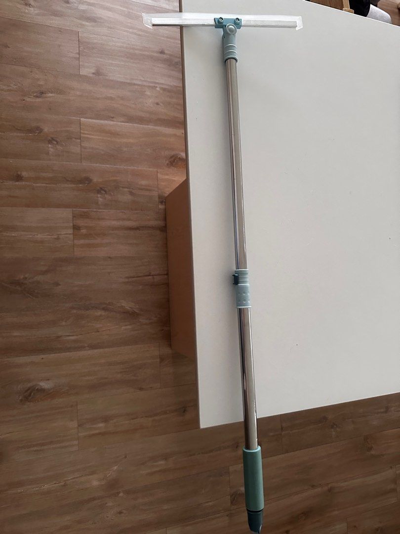 Extendable Window Squeegee (Category: Cleaning Tools & Supplies) located in Singapore. Submitted by srhshm. (Listing ID 1415481098, Image 2). Description: Brand new unused. Bought then realised not suitable for my use..