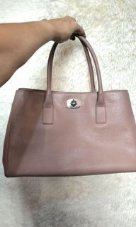 (Category: ) located in . Submitted by lfboutique (Listing ID 1414963890, Image 1). Description: .