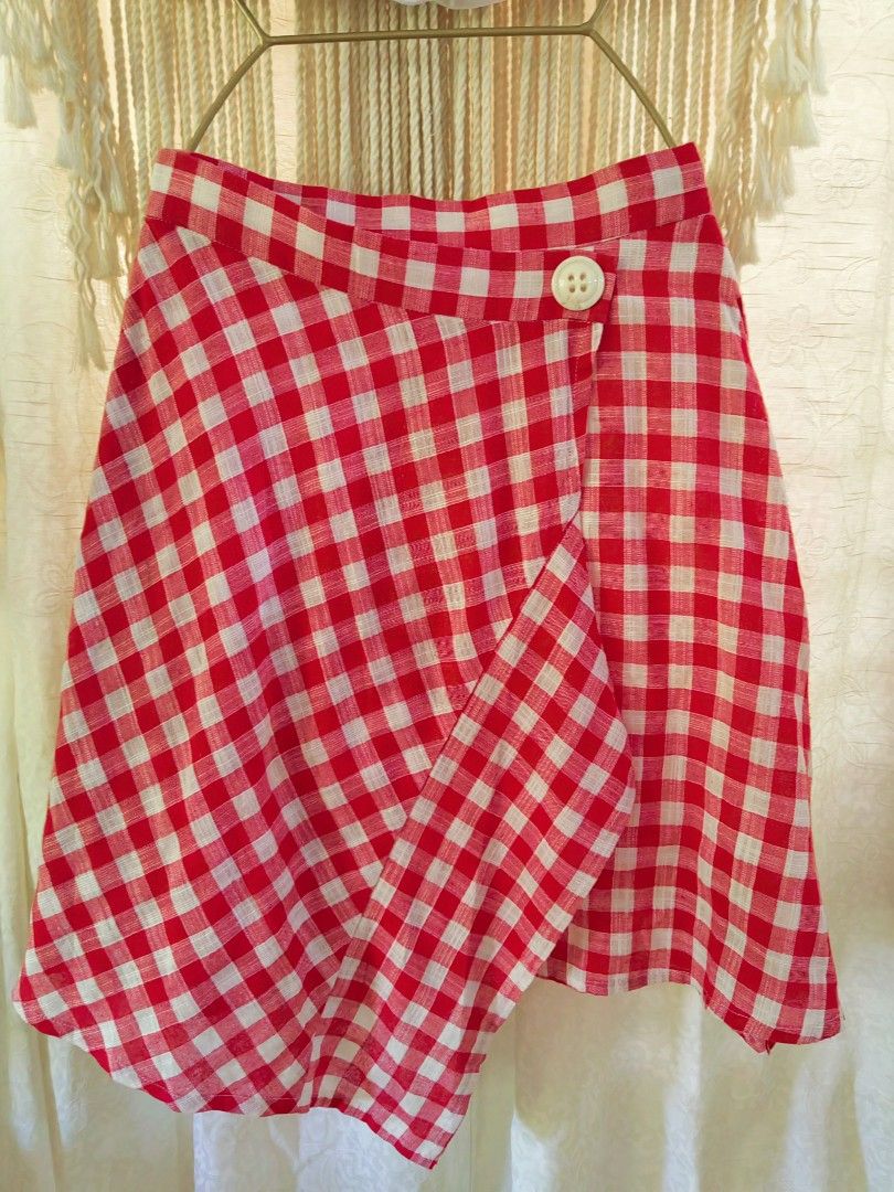 Gellee Vanelli X Clothes Bar Skirts (Category: Activewear) located in Davao. Submitted by gelleevanelli (Listing ID 1415446509, Image 3). Description: Small To Med .