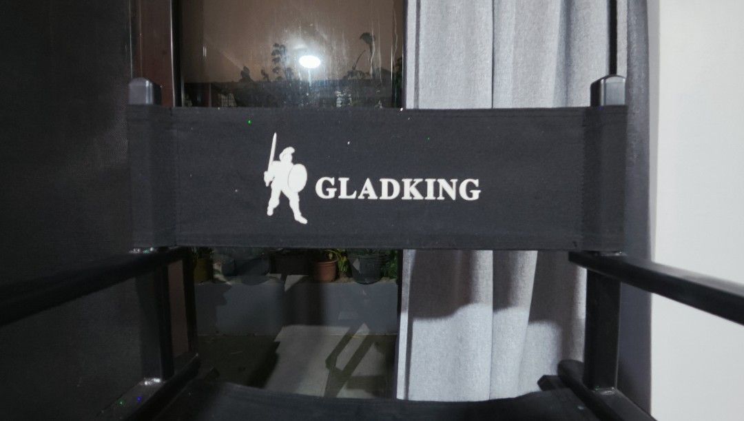 Gladking Director's Chair (Category: Chairs) located in Manila. Submitted by jjcastillo08 (Listing ID 1415574275, Image 2). Description: - Black Gladking director's chair - Features footrest and armrests - Folds for easy storage and transport - Includes a black carrying bag - Gladking logo visible - Perfect for makeup artists, film sets, or home use.