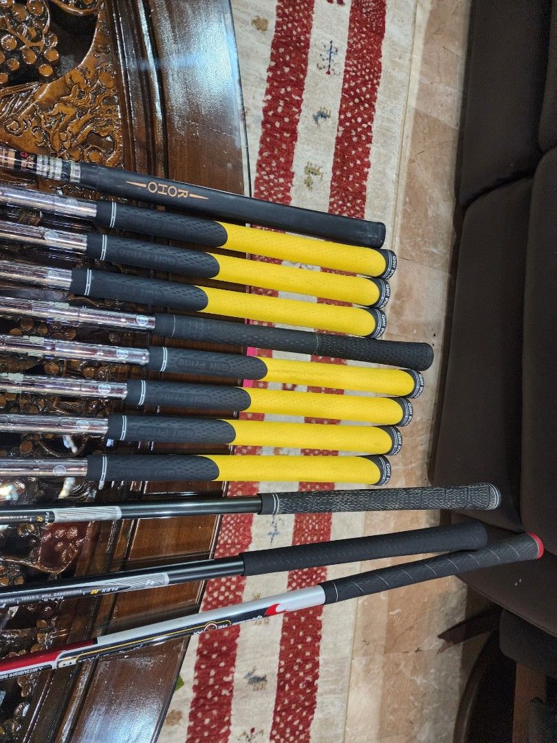 Golf Set (Category: Golf) located in Paranaque City. Submitted by manilagolfmarket (Listing ID 1415562209, Image 3). Description: For Sale Golf Set *XXIO Four Special NS Pro R flex steel shaft irons *Taylor made woods *Taylor made 10.5° driver *Taylor made putter. Bag included for only 17.3k pick up Bf Paranaque free shipping within MM..
