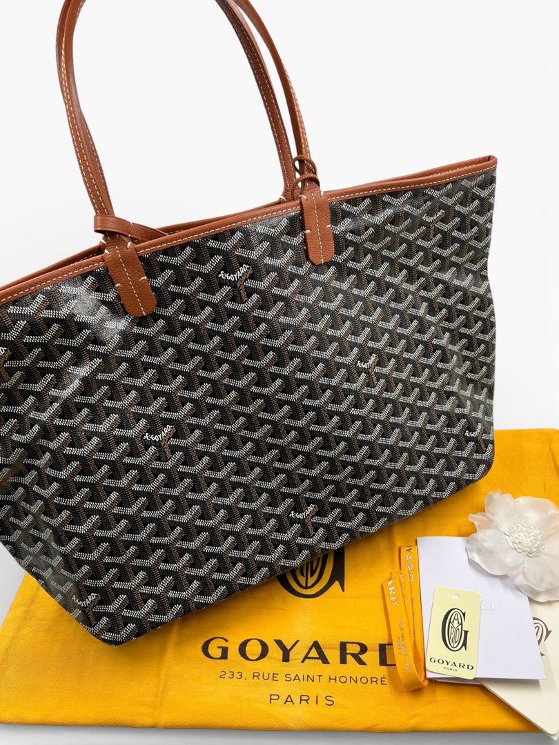 ⚜️Goyard St. (Saint) Louis PM bag (Category: Luxury Bags & Wallets) located in Makati City. Submitted by 90sangel (Listing ID 1415570609, Image 3). Description: •Item: Goyard - Brown bag Saint Louis •Size: PM size if you need GM let us know. •Condition: Gently Used, Good as New. No hidden issues. *This bag is not only beautiful but also lightweight and convenient, making it perfect for travel and everyday outfits. ✨🦢 Its stylish design adds a to