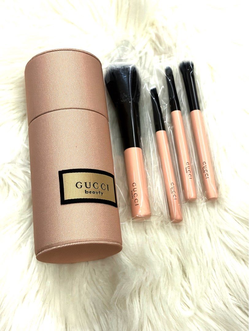 Gucci BRUSHES POUCH 23IV (Category: Makeup) located in San Juan City. Submitted by cashfrancefashioncosmetics_ph (Listing ID 1415442659, Image 1). Description: Gucci BRUSHES POUCH 23IV .