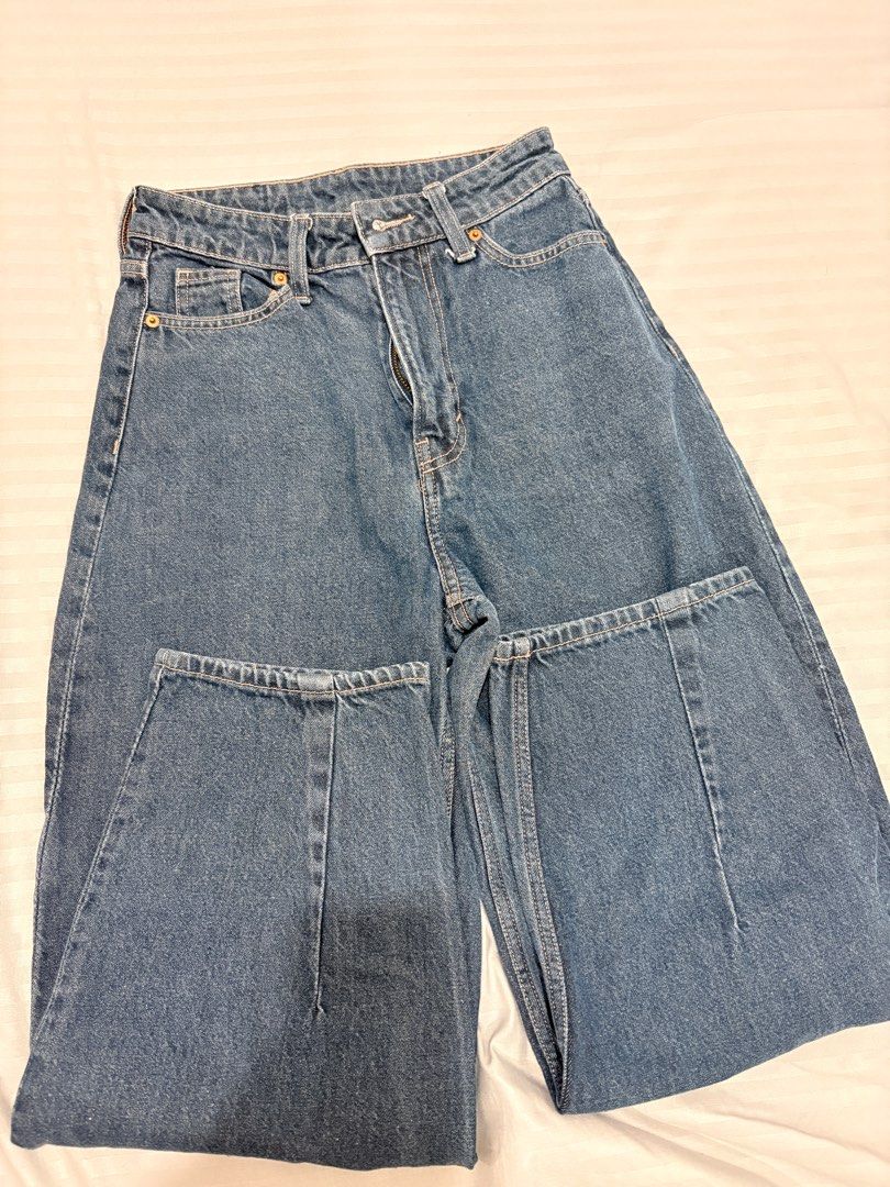 H&M Denim High Waist (Category: Jeans) located in Pasig City. Submitted by hey_declutter (Listing ID 1415462364, Image 2). Description: For Sale: Lighty used Denim Pants Size: EU 32 📍 Pasig or Manila.
