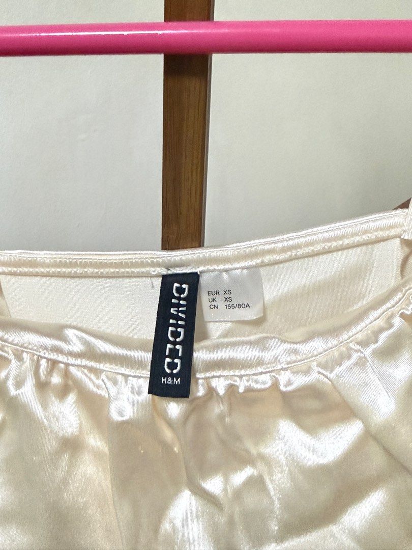 H&M Divided Satin Crop Top - XS (Category: Others Tops) located in Manila. Submitted by preluvsbyzee (Listing ID 1415605015, Image 2). Description: - Silky satin material - Adjustable straps - Size XS.