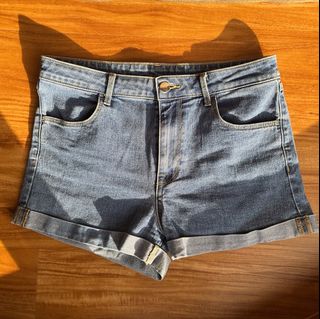 (Category: ) located in . Submitted by jqeyuu (Listing ID 1415564132, Image 1). Description: .