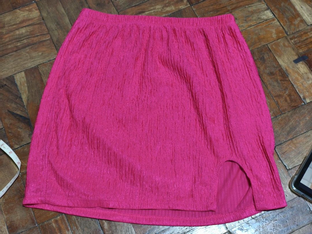 Hot Pink Coordinates (Category: Sets or Coordinates) located in Quezon City. Submitted by declutterwithnari (Listing ID 1415569054, Image 2). Description: - Pink Coordinates: either SHEIN/no brand, cut tag - was used just once then washed & stored after :) TOP L: 17" W: 18" SKIRT W: 28" to 36" (stretchable) L: 16.5" mop: GCash (payment first) mod: Lalamove, GrabExpress, J&T (item + sf) rfs: decluttering .
