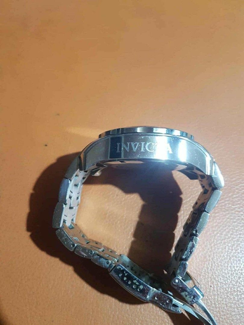 Invicta Pro Diver Chronograph Watch (Category: Men's Watches) located in Manila. Submitted by bravecloud-dcbf6c (Listing ID 1415505701, Image 1). Description: - Invicta Pro Diver watch - Blue dial - Stainless steel band - Chronograph subdials - Rotating bezel - Water-resistant to 200m - Silver case and band - Invicta logo on the back.