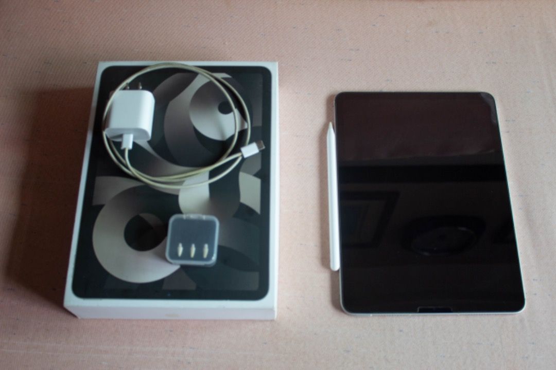 Ipad Air (5th Gen) Wifi + Cellular with Apple Pencil (Category: iPad) located in Pasig City. Submitted by larramariecueva (Listing ID 1415568311, Image 2). Description: - 10.9” display - 64 GB - WiFi + Cellular - Silver Includes: - Apple Pencil Pro (2nd Generation) - Original Charger & box - + bonus: extra apple pencil nibs Price: original price was around ₱60k, still negotiable! willing to sell ipad only as well, for lower price Details: no issu