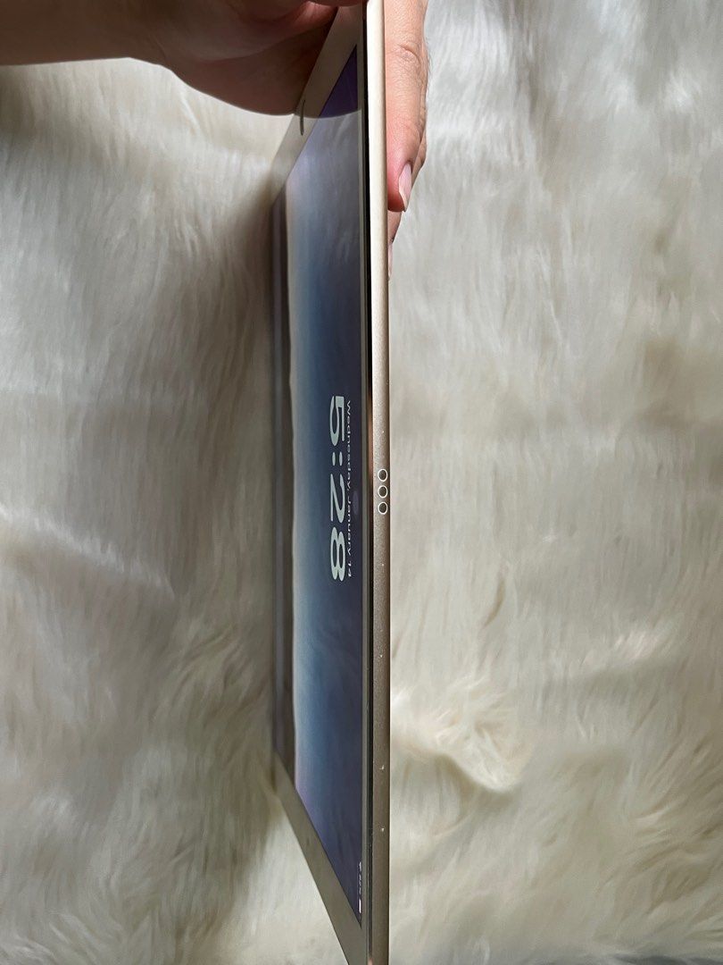 Ipad Pro 2017 ( 10.5”) 256GB (Category: iPad) located in Manila. Submitted by rein_on_me (Listing ID 1415538644, Image 3). Description: IPad Pro 10.5 inch 256 gb Wifi Fingerprint/Truetone working Camera working back and front Fingerprint working Minimal Signs of Usage Check all you want Included: Charger, cable, stylus pen, and cases. Rfs: Need mag-upgrade.