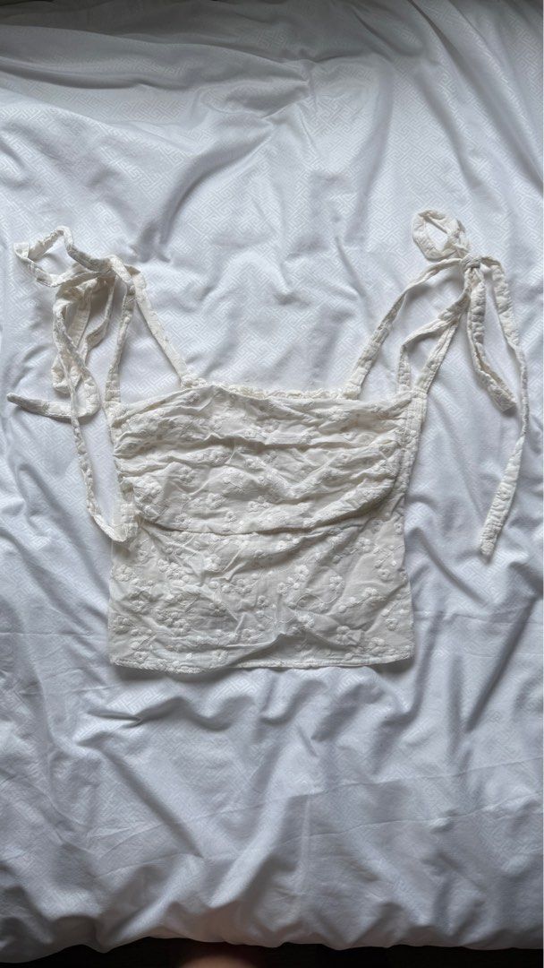 Isa the Label Lila Bustier in Eyelet (Category: Sleeveless) located in Manila. Submitted by beabashoobee (Listing ID 1415466947, Image 1). Description: - S on tag but fits XS - lightweight fabric - bought for 1.2k - rfs: not my style anymore.