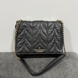 (Category: ) located in . Submitted by fityourwardrobe (Listing ID 1415580216, Image 1). Description: .
