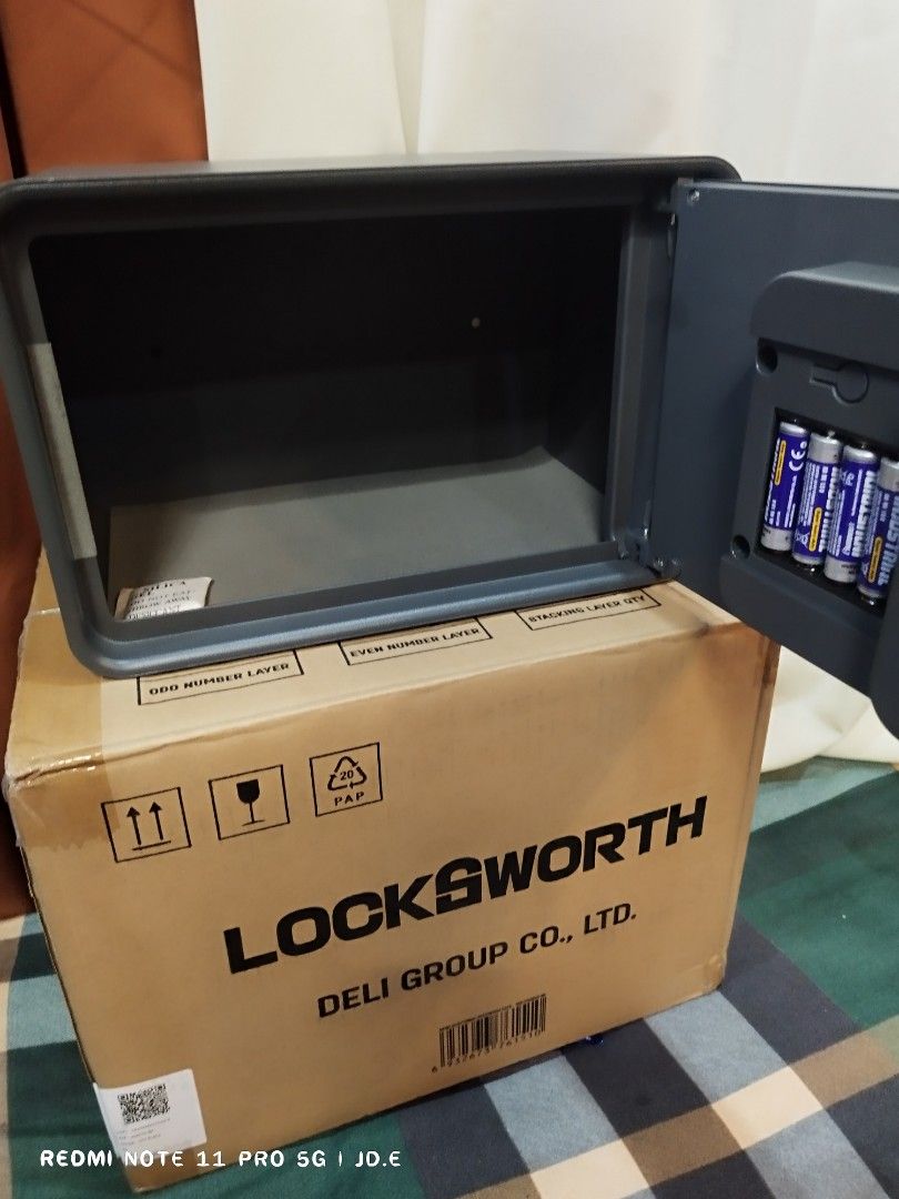 Digital vault Safe (Category: Safe) located in Marikina City. Submitted by fastfalcon.7e2d1b (Listing ID 1415616667, Image 3). Description: digital vault safe brand new original makapal po(fireproof) 37x27x29cm size(w/2 keys) black and white color available you can set your or password legit💯 seller here.. actual pictures posted marikina location..☺️ text or call for faster transactions 09475441313/09853946494 pwde ipick up or ipalalamove..
