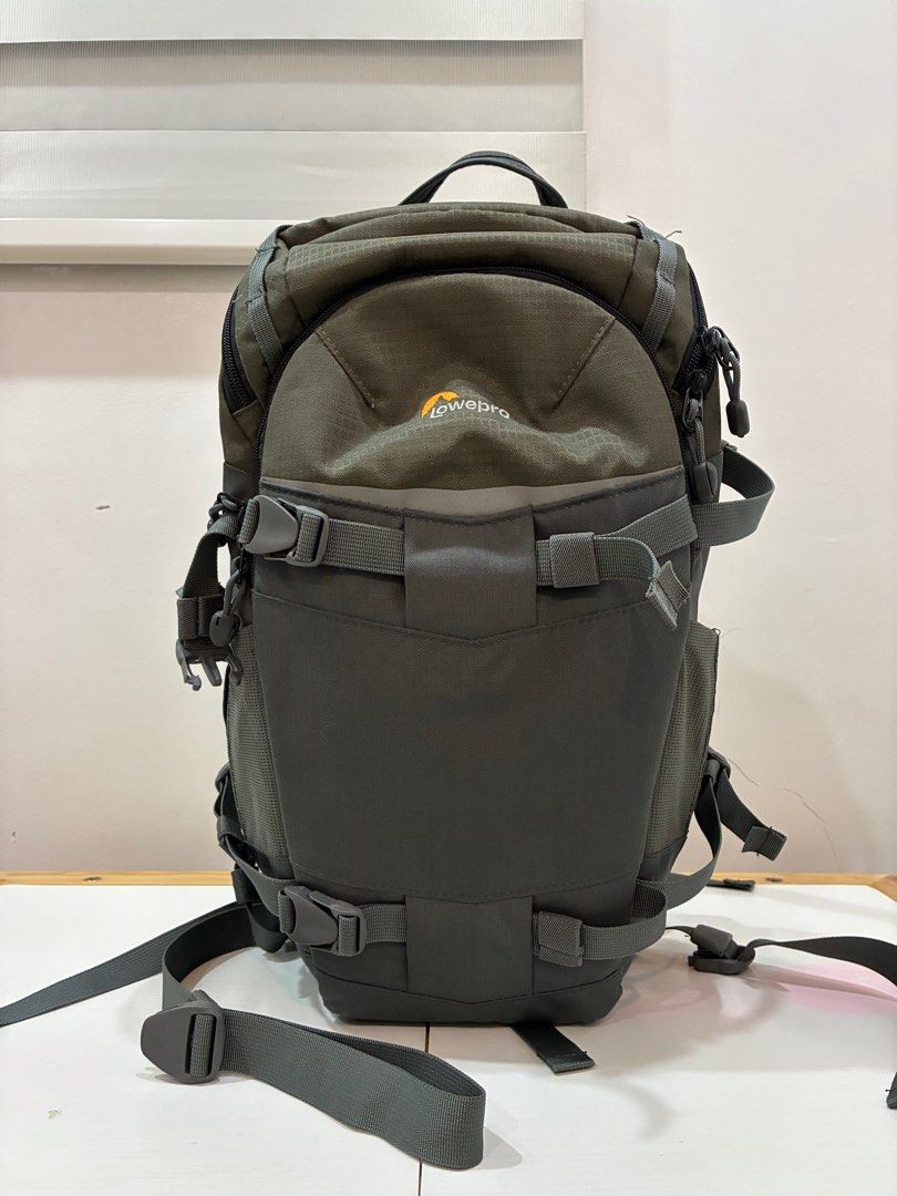 Lowepro Flipside Trek BP 250 AW Backpack (Category: Backpacks) located in Paranaque City. Submitted by mamamimomu (Listing ID 1415596891, Image 2). Description: -Used once -Clean, no stains, complete accessories, zippers are good -Retail price starts at PHP8,000++ ✅MOP: Gcash or Bank transfer only.