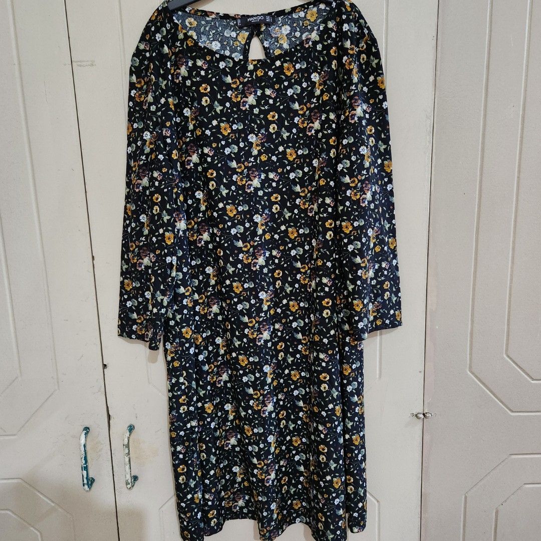 Mango Black Floral Dress in Large (Category: Dresses) located in Manila. Submitted by my_things (Listing ID 1415582652, Image 1). Description: - above the knee length - nice stretchy fabric - with a small open back design - better fit for semi L-XL body frame.
