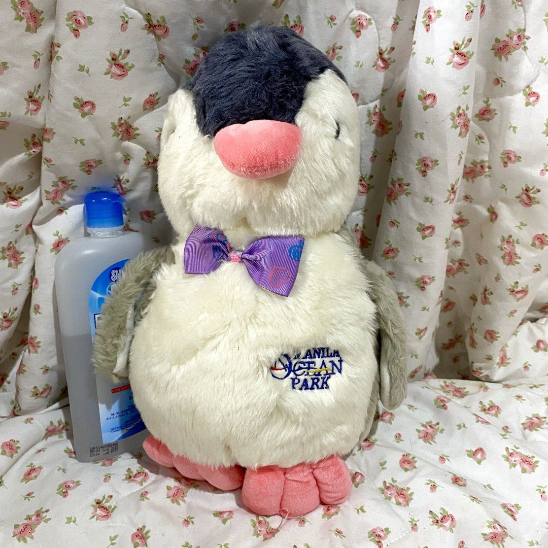 Manila Ocean Park Penguin Plush (Category: Plushies & Soft Toys) located in Bulacan. Submitted by ktwnh (Listing ID 1415551149, Image 2). Description: May malit na butas need tahiin.