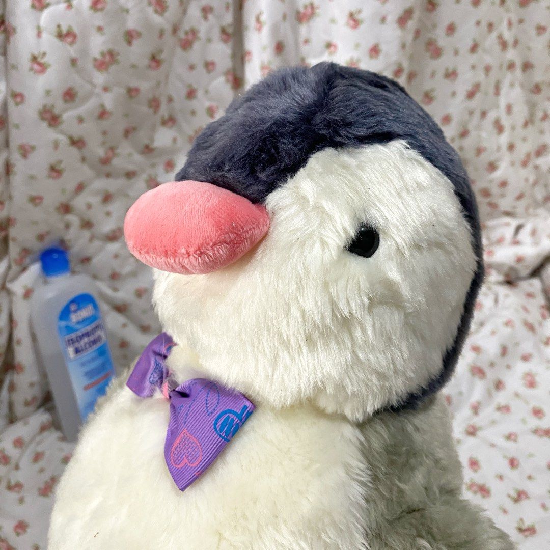 Manila Ocean Park Penguin Plush (Category: Plushies & Soft Toys) located in Bulacan. Submitted by ktwnh (Listing ID 1415551149, Image 1). Description: May malit na butas need tahiin.
