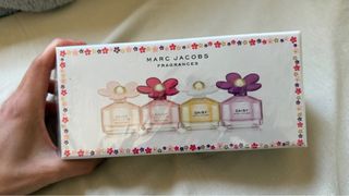 （分類：）位於 。 由 usagithefrog 提交（商品編號 1415567948，圖片 1）。簡介： 。