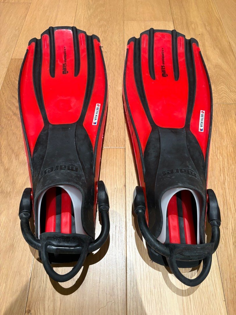 Mares Avanti Quattro Plus Fins - Red (Category: Water Sports) located in Pasay City. Submitted by deals247ph (Listing ID 1415568552, Image 1). Description: - Mares Avanti Quattro Plus fins - Size: S - Color: Red and Black - Made in Bulgaria - Adjustable foot straps - Ideal for diving or snorkeling.