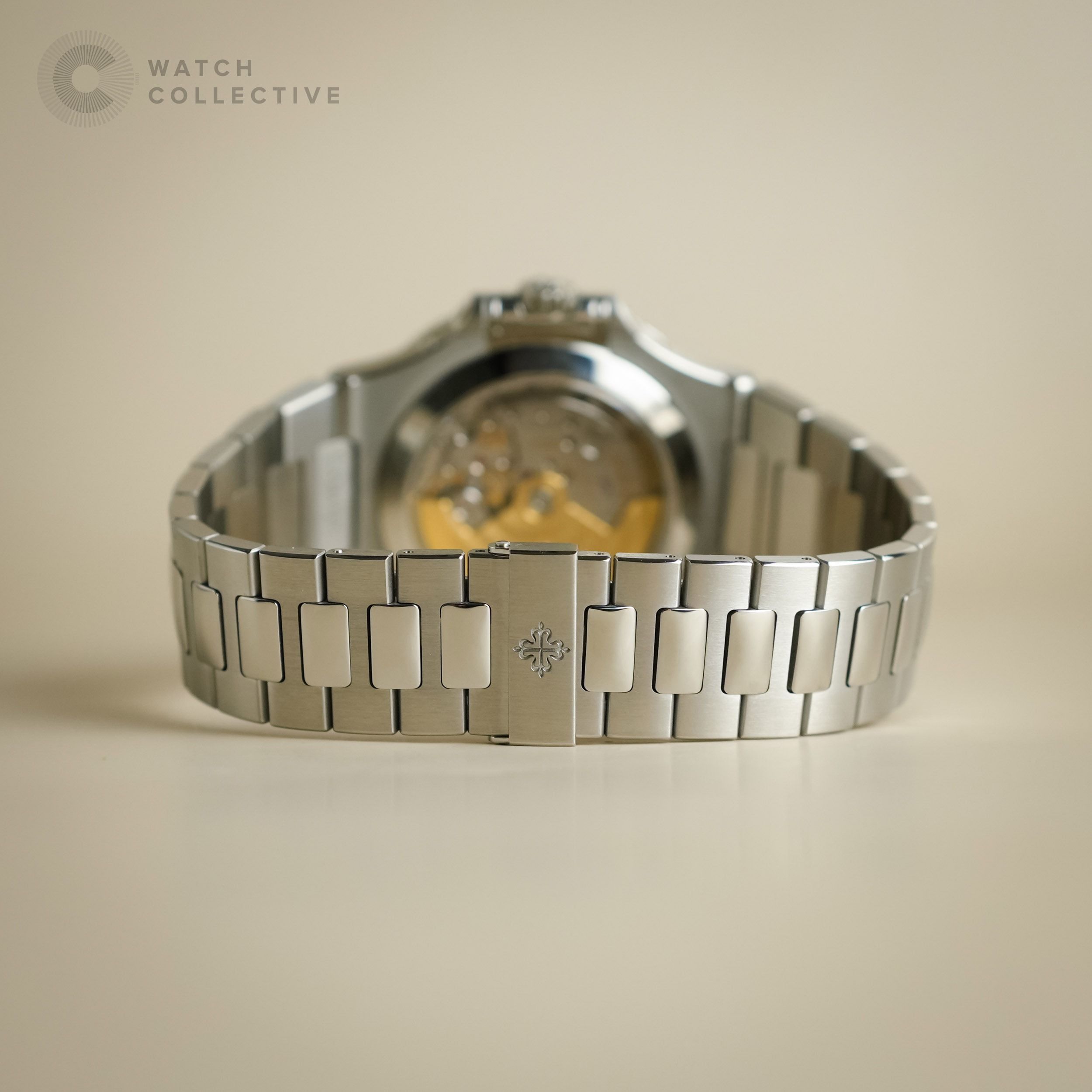 📦COMPLETE SET 2022📝 Patek Philippe Nautilus stainless steel 40mm automatic 5726/1A-014 (Category: Watches) located in Singapore. Submitted by watchcollective (Listing ID 1415463053, Image 3). Description: Patek Philippe Nautilus stainless steel 40mm automatic Reference Number: 5726/1A-014 Condition: Lightly Used Comes with: Complete Set Size: 40mm Case Material: Stainless Steel Strap Material: Stainless Steel Dated: May 2022 SKU: PP-WA46031-000