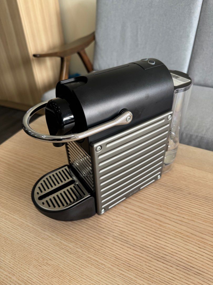 Nespresso pixie (Category: Coffee Machines & Makers) located in Johor Bahru. Submitted by ryan6520 (Listing ID 1415449760, Image 2). Description: Bought 700,Lightly used, letting it go to a fellow coffee lover..