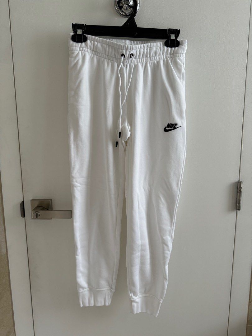 Nike Joggers in White (Category: Other Bottoms) located in Mandaluyong City. Submitted by clearanceaa (Listing ID 1415509430, Image 2). Description: Brand new. Never used. Size small. .