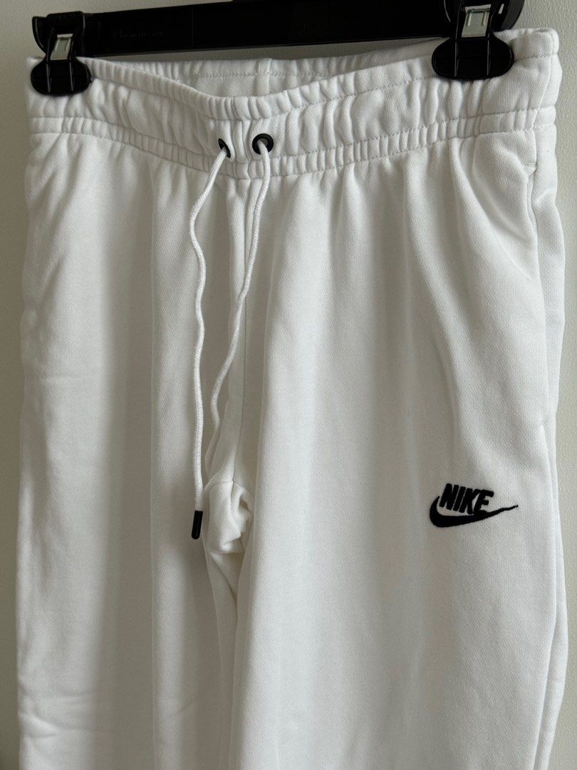 Nike Joggers in White (Category: Other Bottoms) located in Mandaluyong City. Submitted by clearanceaa (Listing ID 1415509430, Image 3). Description: Brand new. Never used. Size small. .