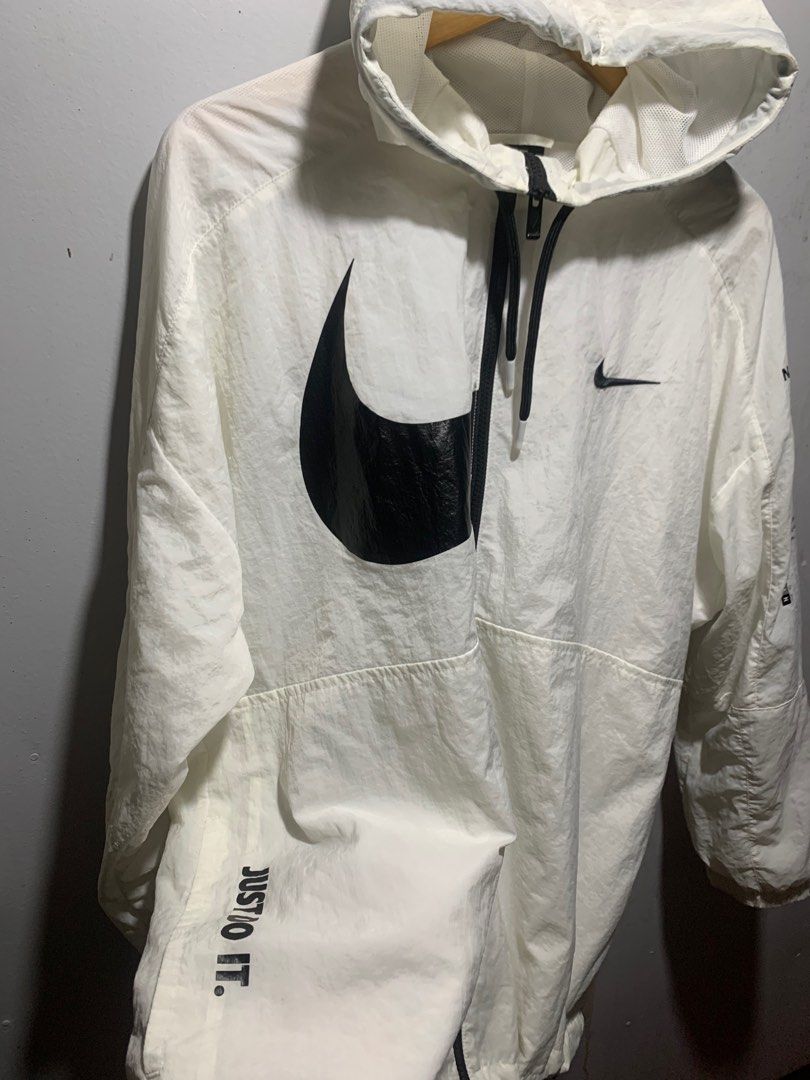 NIKE SWOOSH WINDBREAKER (Category: Luxury Apparel) located in Butuan. Submitted by rcycl (Listing ID 1415562949, Image 3). Description: NIKE WINDBREAKER SWOOSH(AUTHENTIC) ISSUE:NONE DIMES/SIZE:23by30 XL ON TAG CONDITION:LIKE NEW PRICE:DM ME CHEAPER PRICE.