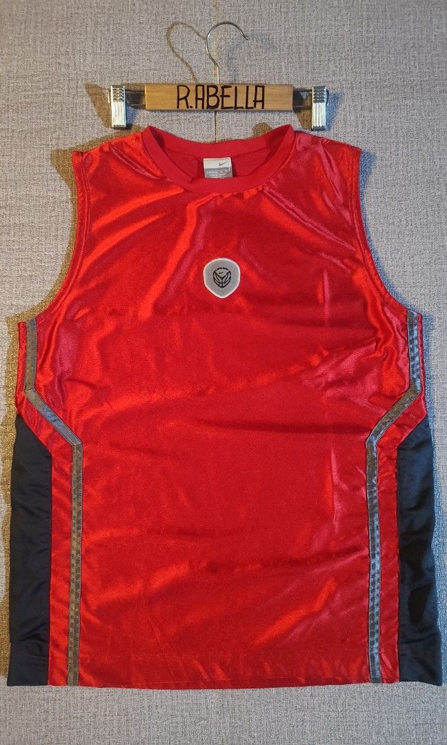 NIKE VINTAGE BASKETBALL JERSEY (Category: Activewear) located in Manila. Submitted by rumarabe (Listing ID 1415567922, Image 1). Description: NIKE VINTAGE BASKETBALL JERSEY COMPLETE TAGS SIZE: YOUTH XL CAN FIT TO MEDIUM (19.5X26.5) IN EXCELLENT CONDITION.