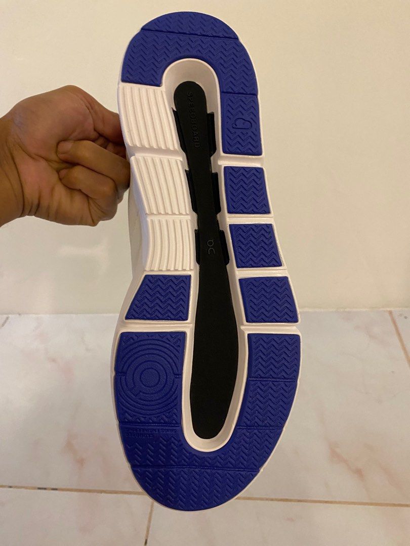 oncloud for sale (Category: Sneakers & Footwear) located in Puerto Galera. Submitted by dennisalva22701 (Listing ID 1415458926, Image 2). Description: roger spin oncloud size 8mens fitted once.