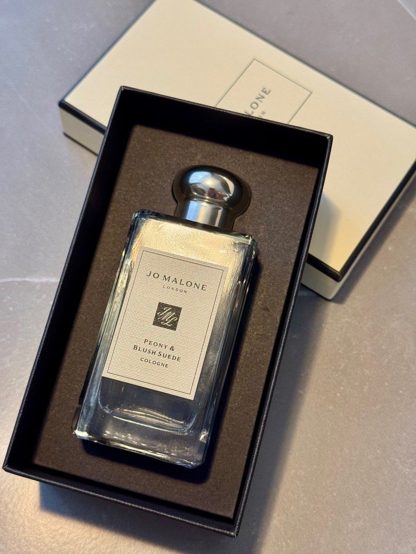 Original Jo Malone - Peony & Blush Suede Cologne 100ml (Category: Fragrance & Deodorants) located in Quezon City. Submitted by pokichoii (Listing ID 1415471733, Image 2). Description: - Authentic Jo Malone Peony & Blush Suede Cologne - Size: 100ml - Includes original box with floral design and black ribbon - Comes with sample strip - Pasalubong from London RFS: Already have a bottle of the same scent.