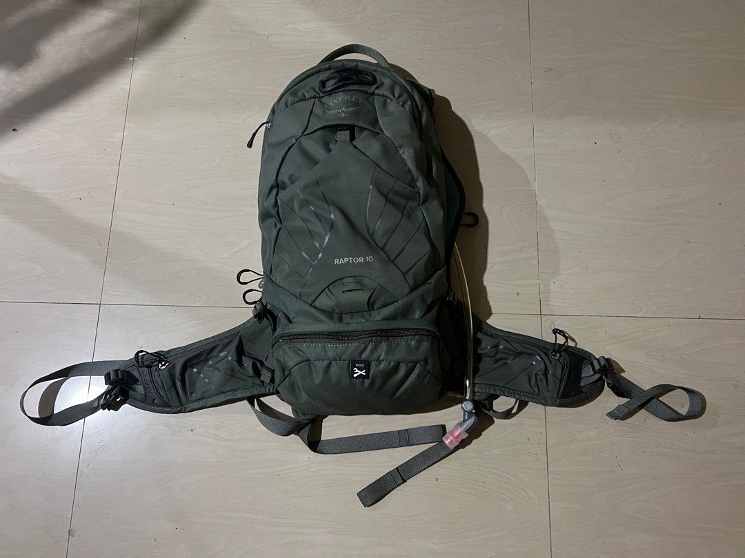 Osprey Raptor 10 Hydration X Troy Lee Design (Category: Hiking & Camping) located in Abucay. Submitted by emerald1986 (Listing ID 1415441901, Image 1). Description: OSPREY RAPTOR 10 HYDRATION WITH UNUSED BLADDER TROY LEE DESIGN RACE GLOVES SPLIT X PACKAGE .