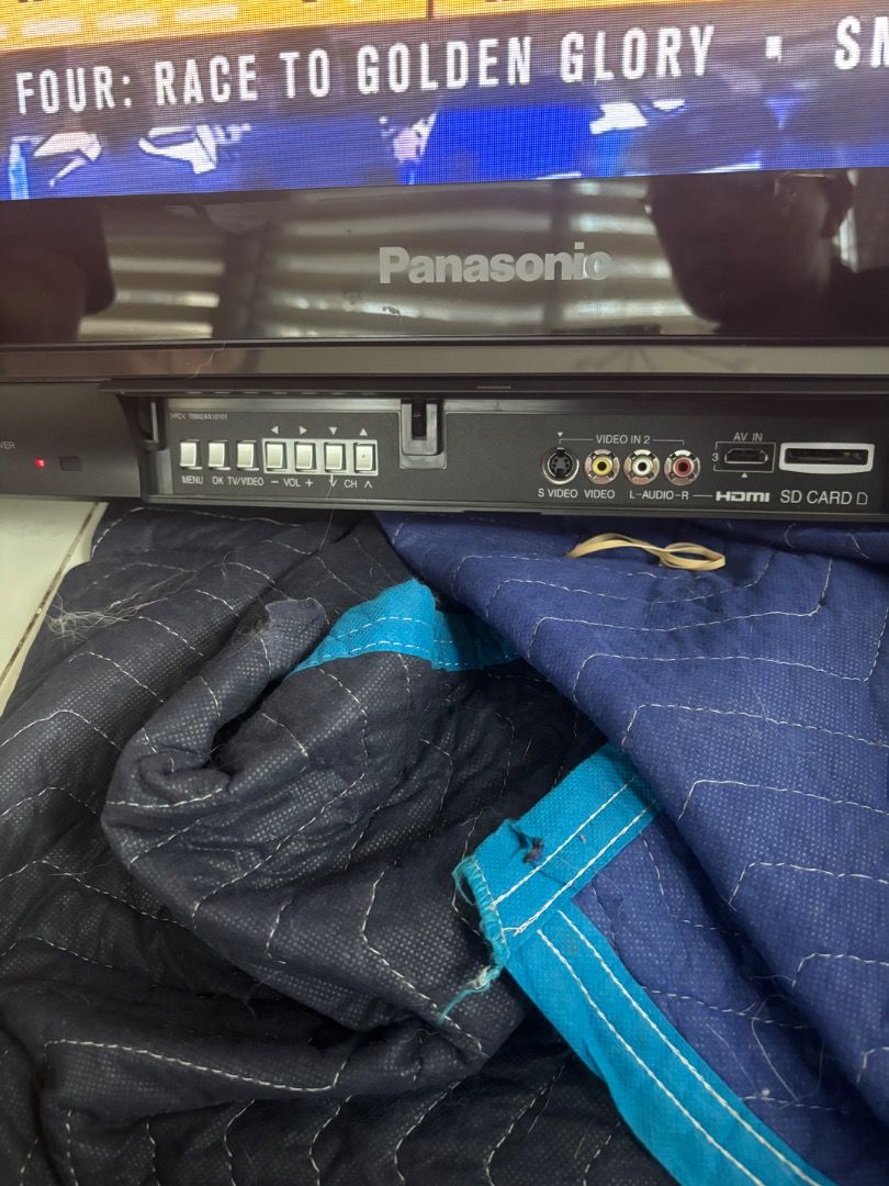 Panasonic TH-50PX80U Plasma TV (Category: TV) located in Taguig. Submitted by vibechic_thriftstore (Listing ID 1415564794, Image 3). Description: - Panasonic TH-50PX80U Plasma TV - 50-inch High Definition display - HDMI and AV inputs - Multiple component video inputs and outputs - SD card slot - Various audio and video connection ports - Manufactured May 2008 - 110 volts (bought from US) - no stand, its wall mounted.