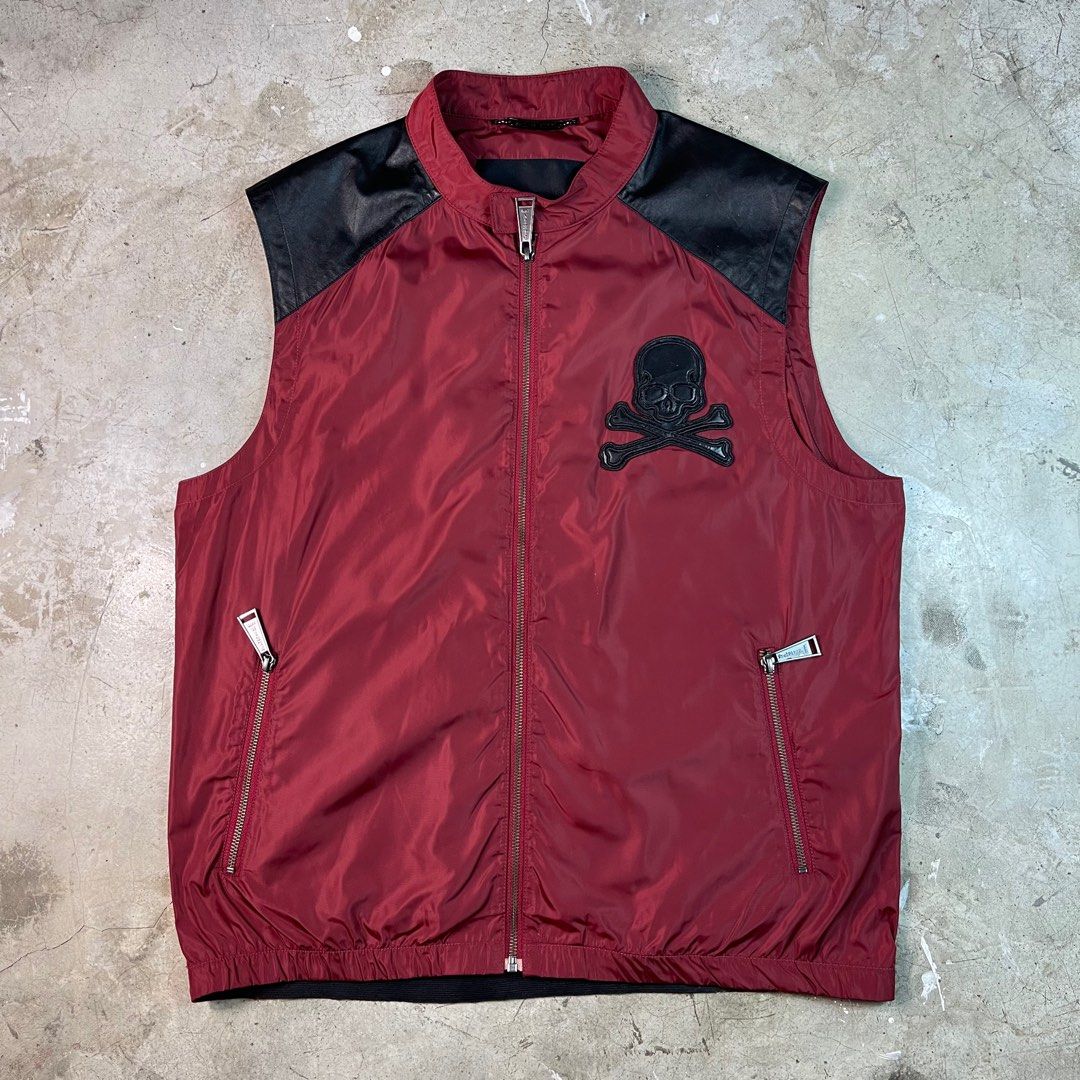 Philipp Plein - Nylon Vest (Category: Vests) located in Manila. Submitted by topshelf_v2 (Listing ID 1415610064, Image 1). Description: Item Description Size: XL Dimension Chest: 23” Shoulder: 18.5” Hem: 21” Length: 27.5” Condition: 9+/10 in excellent condition No issue .